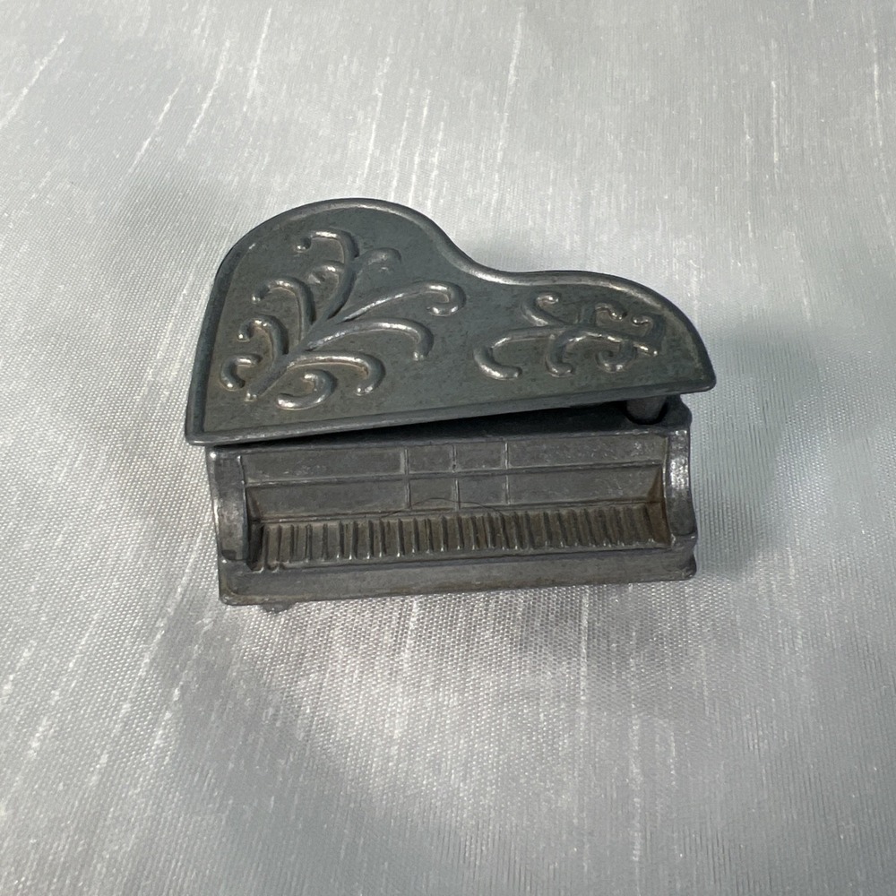 Minitaure Dollhouse Vintage Pewter Piano 2"